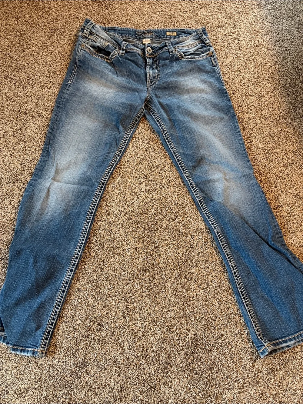 SILVER Jeans Women’s Blue Denim Jeans - Classic Mid Wash